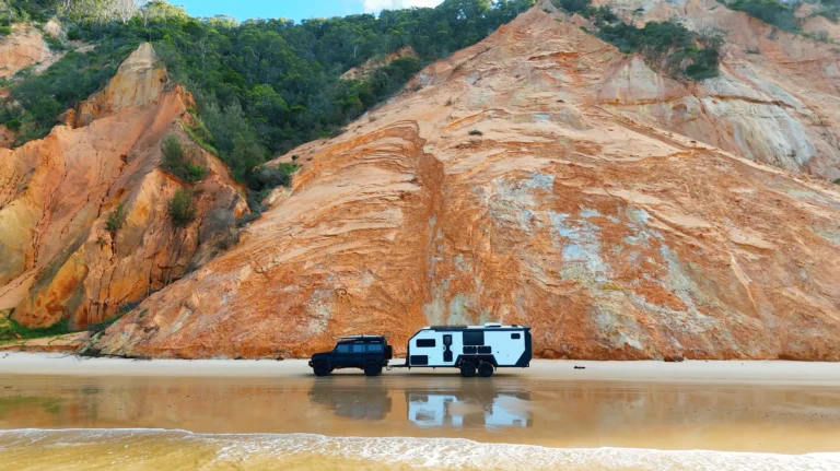 Bruder ADX-21 off-road caravan